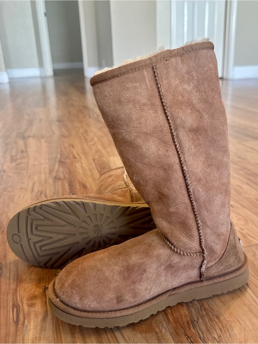 Ugg Australia Womens Tall 5815 Suede Sheepskin Lined Boots Chestnut Sz Womens 8